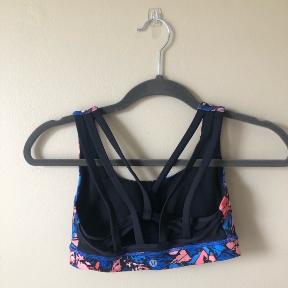 LuLulemon sports bra! - Picture 2 of 3